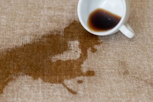 Как вывести кофейные пятна с ковра